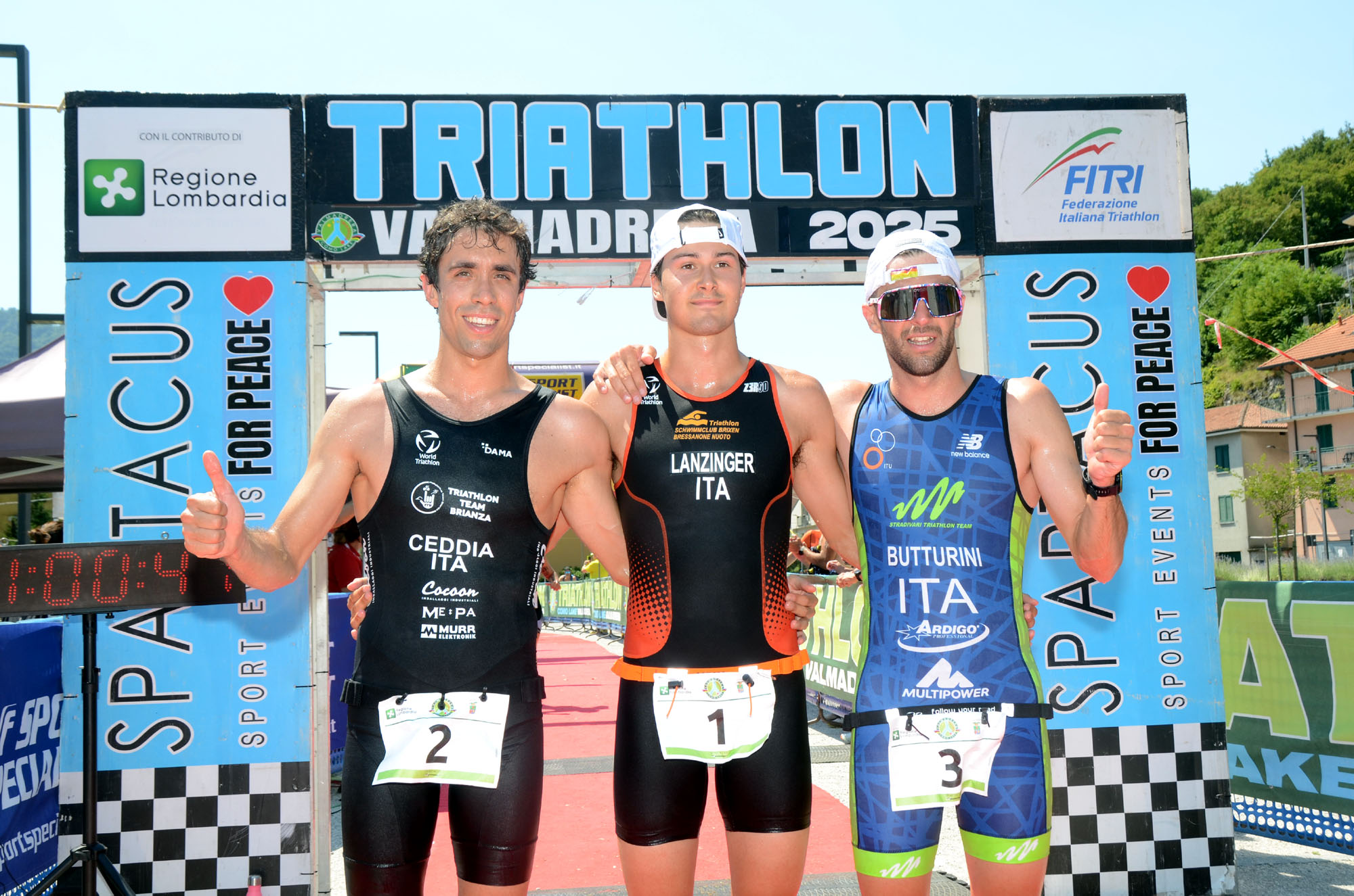 TRIATHLON_35.jpg (470 KB)