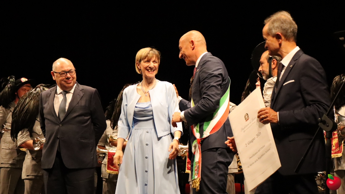 Rossella_Espinosa-1.jpg (513 KB)