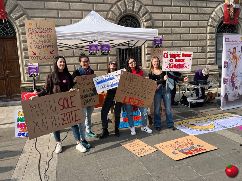 Lecco-8_marzo-7.jpg (172 KB)