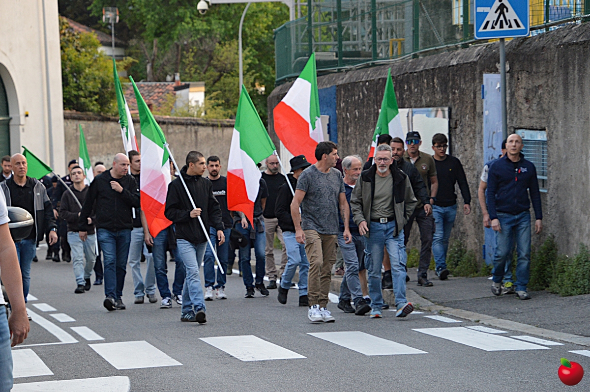 DSC_0037.jpg (815 KB)