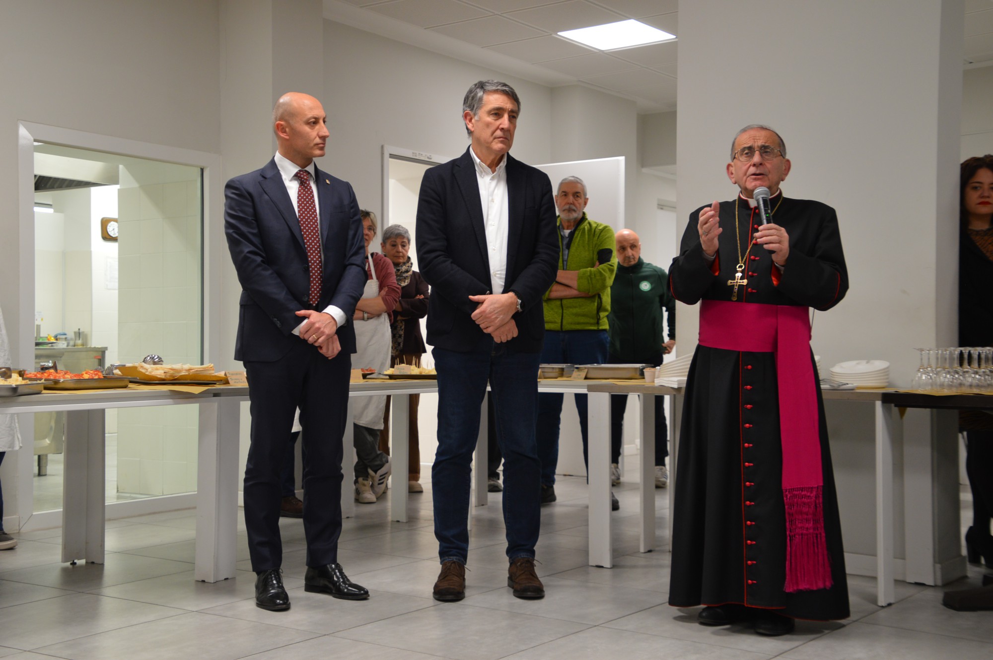 15_In_mensa__6_.JPG (315 KB)