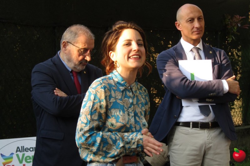 IMG_4012.jpg (87 KB)