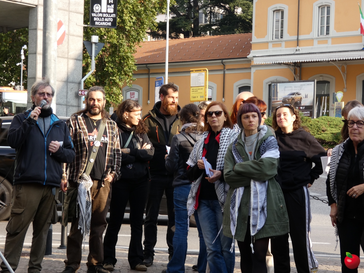 leccosciopero30ottobre__11_.jpg (900 KB)