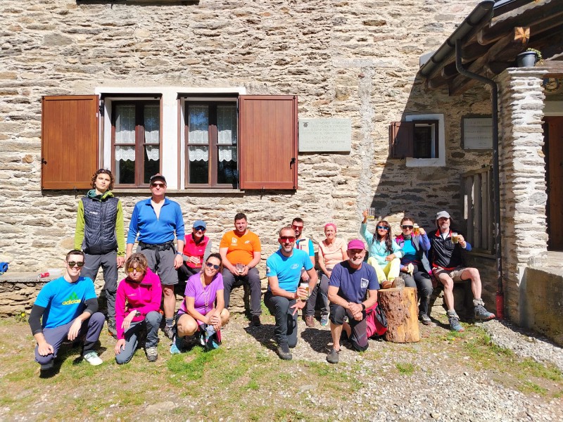 8B-brindisi_al_rifugio.jpeg (210 KB)