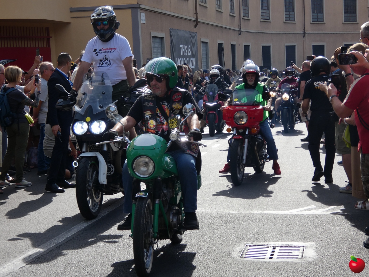 paratamotoguzzi__66_.jpg (865 KB)