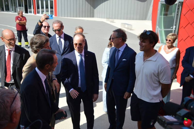 inaugurazionestabilimentomotoguzzi__86_.jpg (92 KB)