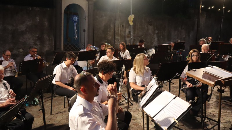 Chiesa Varigione-festa e tela Madonna-11
